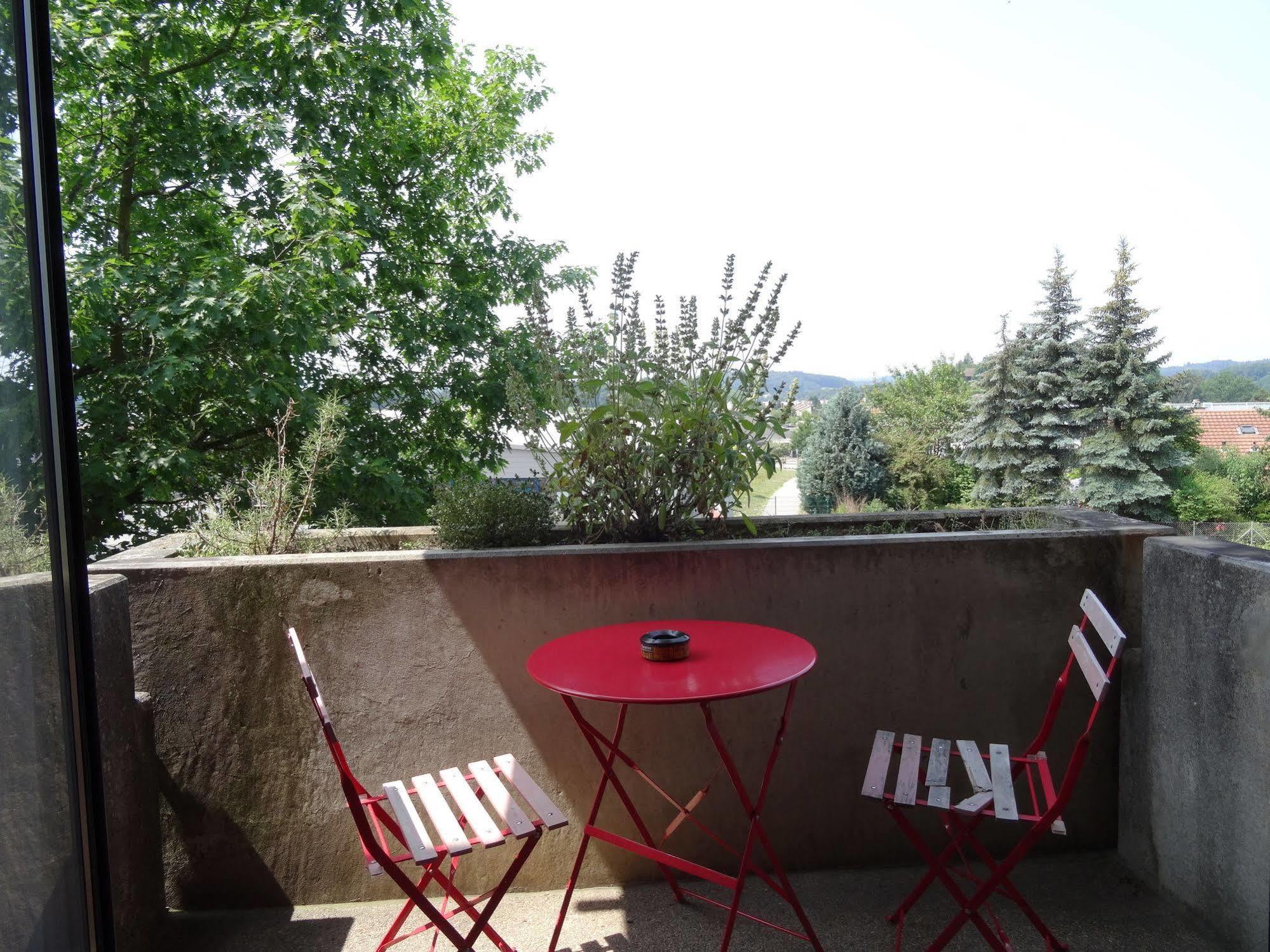 Hotel Du Grand-Pre Marly-le-Grand Exterior foto