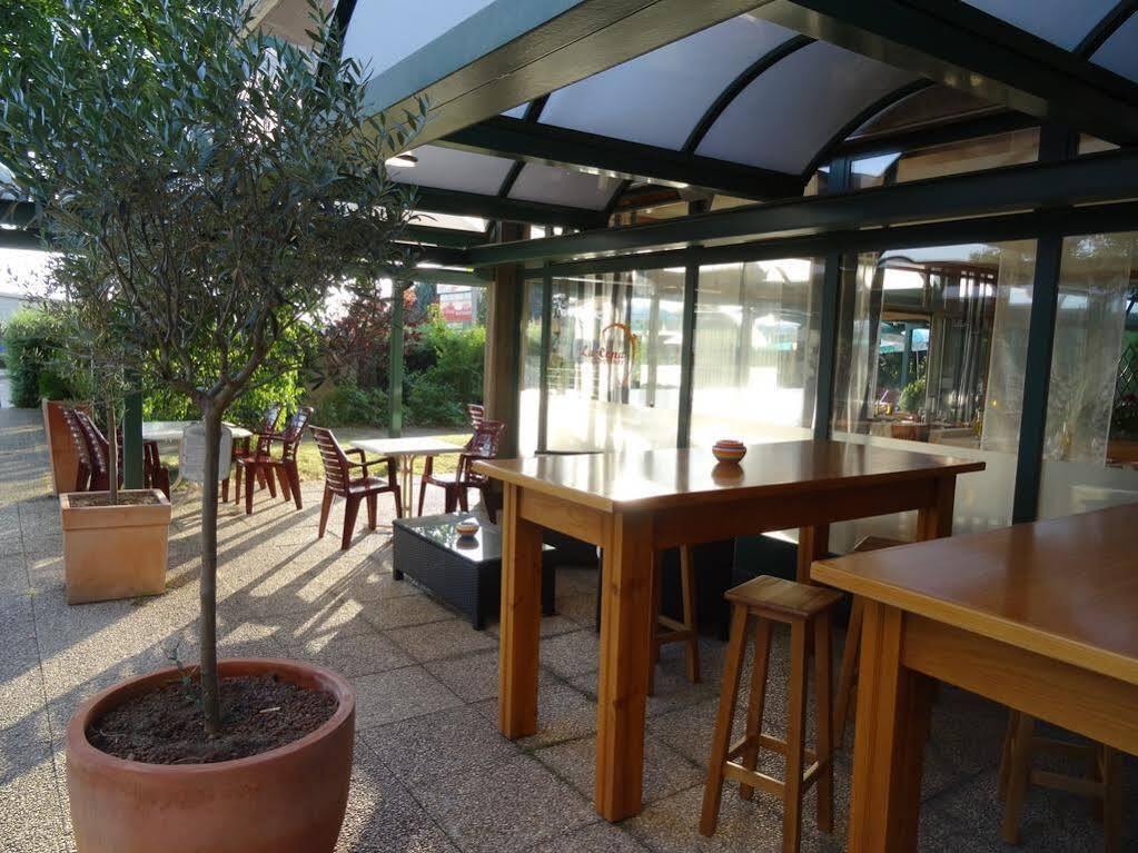 Hotel Du Grand-Pre Marly-le-Grand Exterior foto